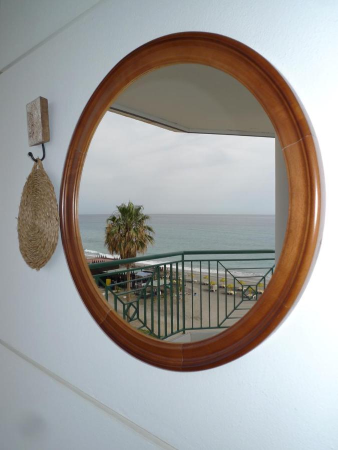 Torrox Costa Beachfront Apartment Dış mekan fotoğraf